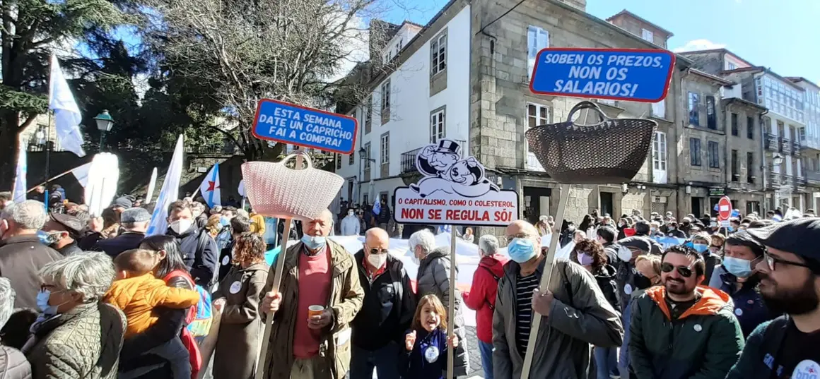 Manifestaci&oacute;n contra a suba dos prezos e o empobrecemento social