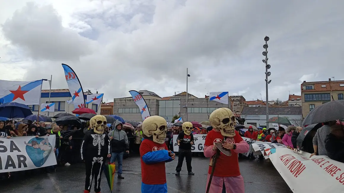 Manifestaci&oacute;n contra Altri na Pobra do Carami&ntilde;al - 5