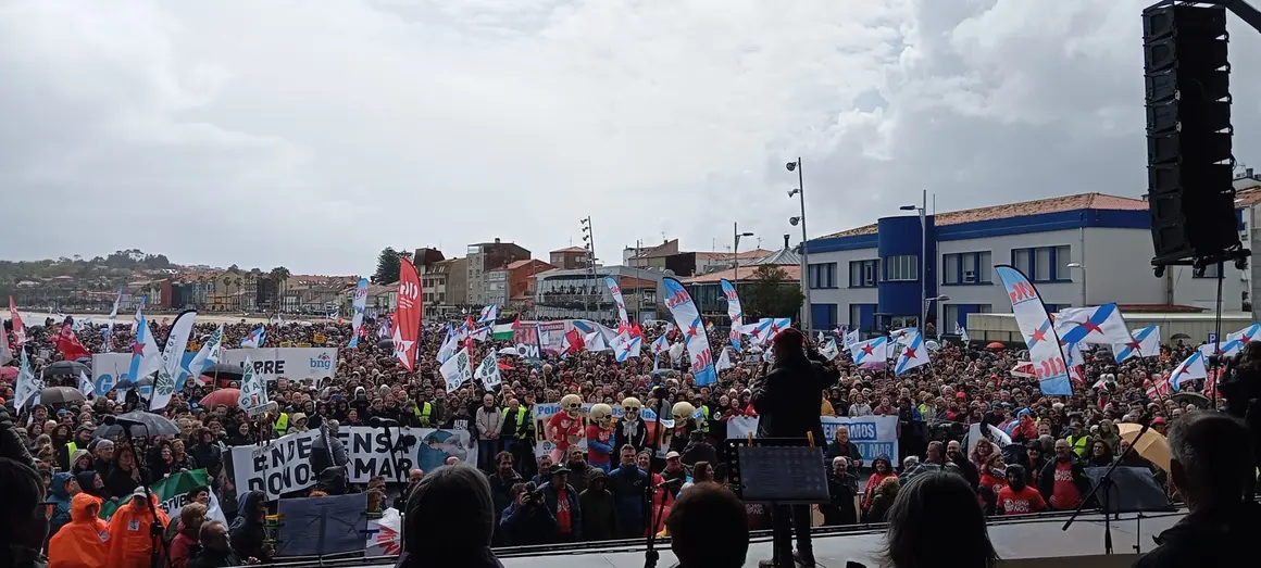 Manifestaci&oacute;n contra Altri na Pobra do Carami&ntilde;al - 7