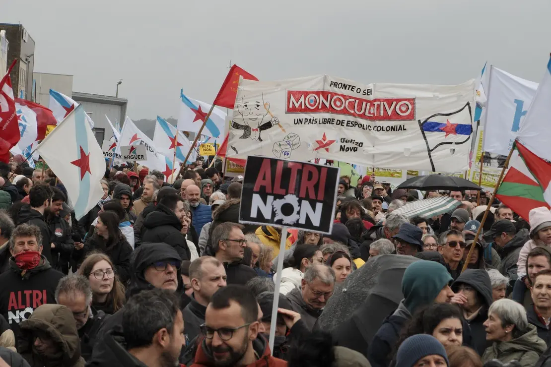 Manifestaci&oacute;n contra Altri na Pobra do Carami&ntilde;al - 15