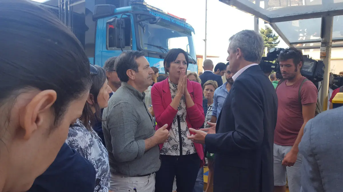 Ana Pont&oacute;n e Lu&iacute;s Bar&aacute; visitan o lugar do accidente de Porri&ntilde;o