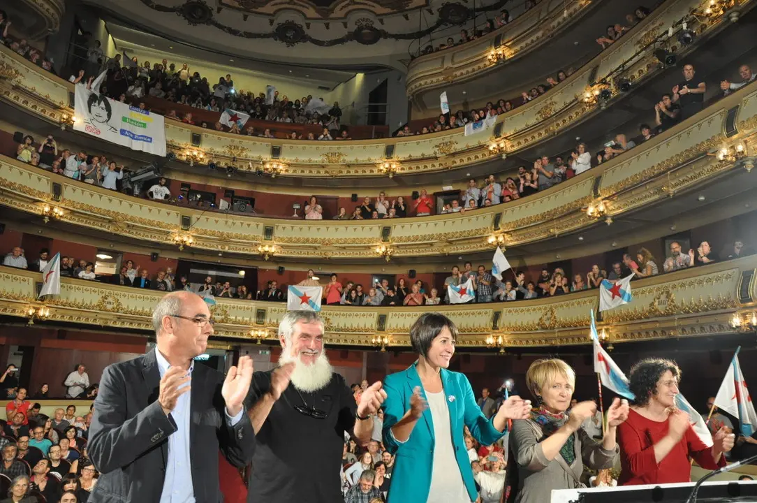 Acto p&uacute;blico no Teatro Rosal&iacute;a de Castro da Coru&ntilde;a