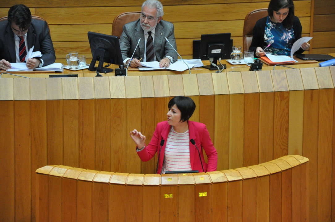 Ana Pontón na tribuna do Parlamento Galego