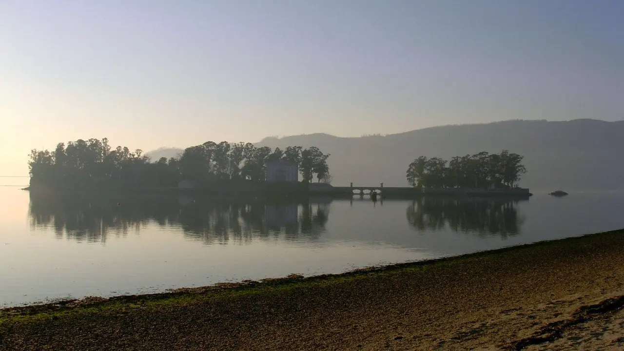 Illa de San Sim&oacute;n (R&iacute;a de Vigo). Foto Flickr: @farrangallo