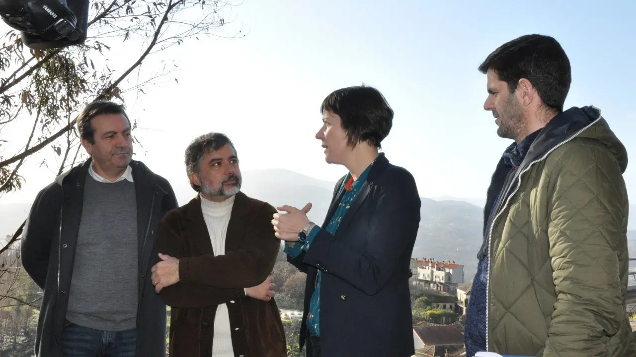 Pont&oacute;n visita o concello das Neves