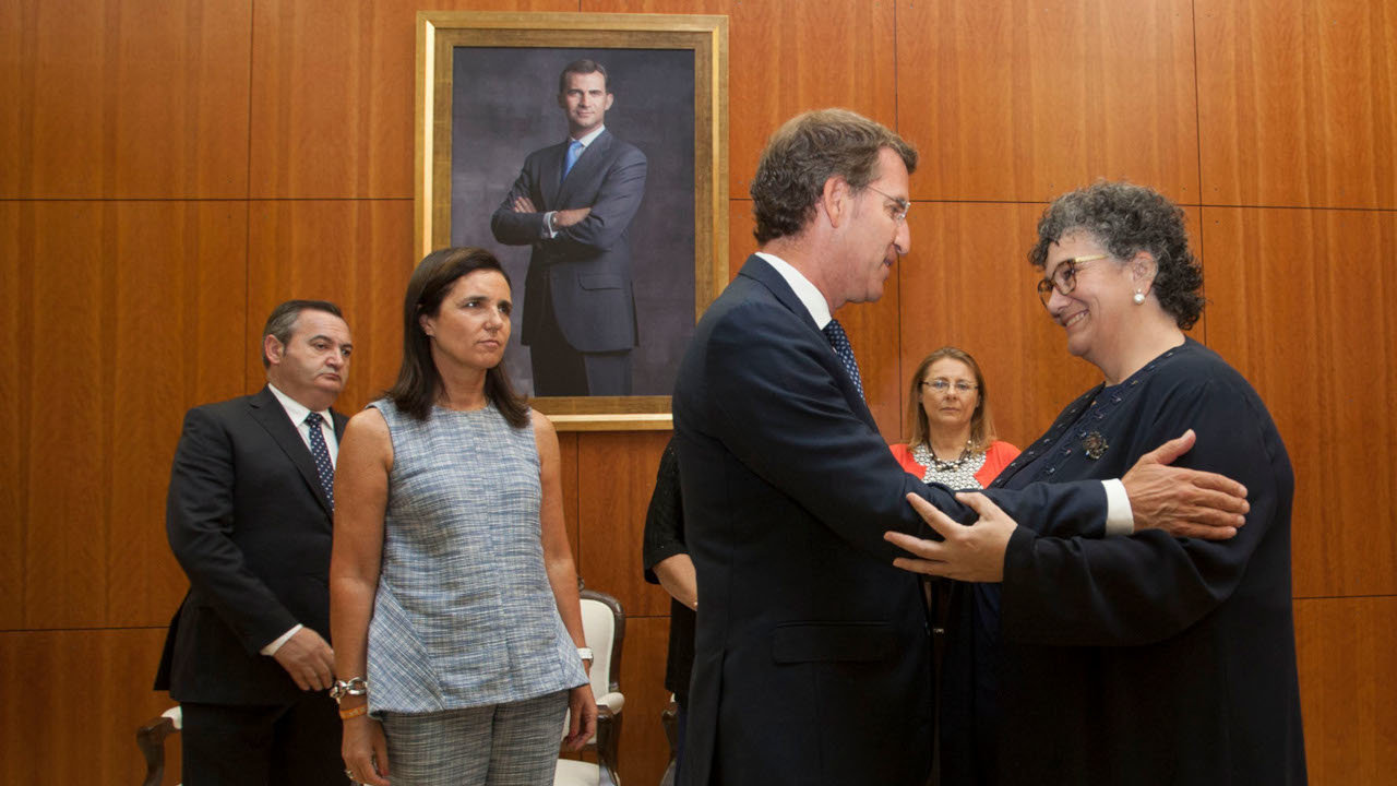 O titular do Goberno galego, Alberto Núñez Feijóo, acompañado polo vicepresidente da Xunta, Alfonso Rueda, presidirá o acto de toma de posesión da nova Valedora do Pobo, Milagros María Otero Parga.