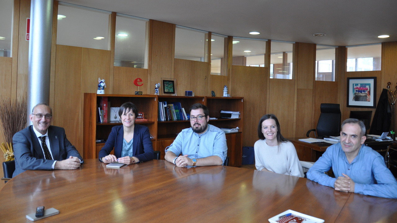 Foto xuntanza Ana Pontón co reitor da Universidade de Vigo