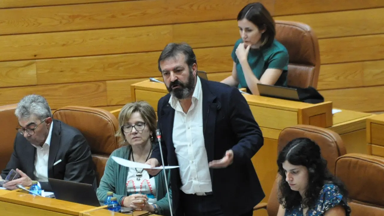 Lu&iacute;s Bar&aacute;