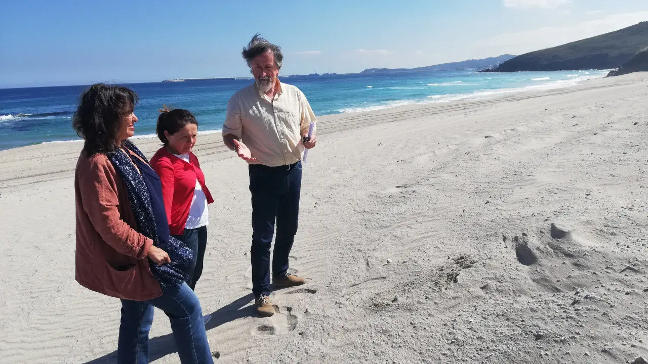 Ana Miranda visita praia Barra&ntilde;&aacute;n