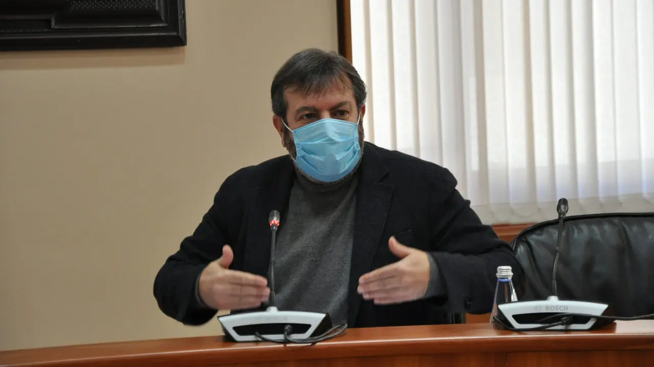 Lu&iacute;s Bar&aacute;
