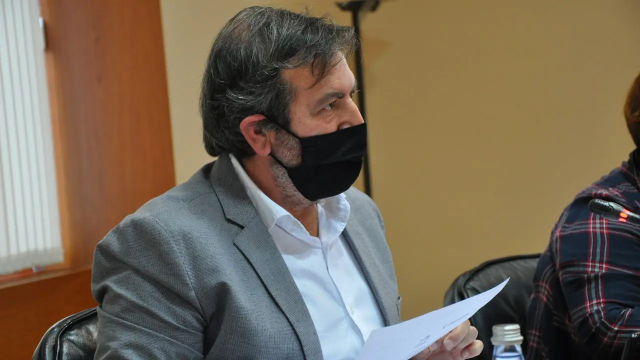 Lu&iacute;s Bar&aacute;