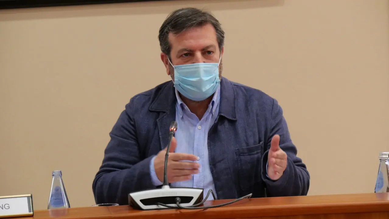 Lu&iacute;s Bar&aacute;