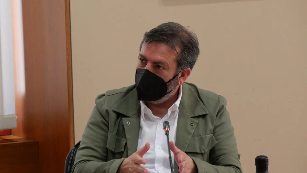 Lu&iacute;s Bar&aacute;