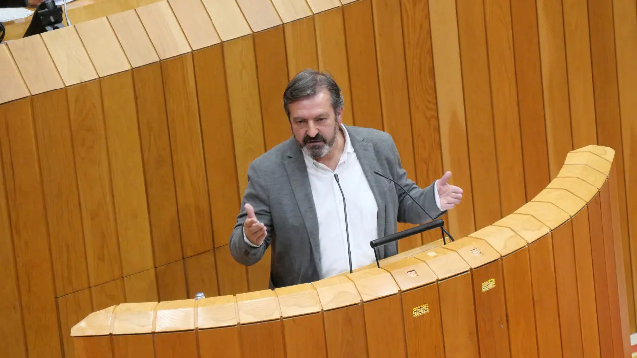 Lu&iacute;s Bar&aacute;