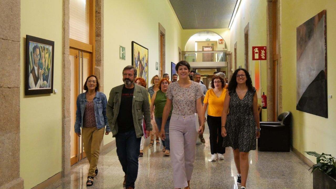 Ana Pontón e o resto de deputados e deputadas galegas