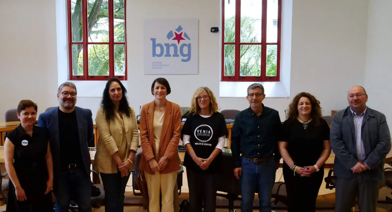 Ana Pont&oacute;n reuni&oacute;n xustiza gratu&iacute;ta