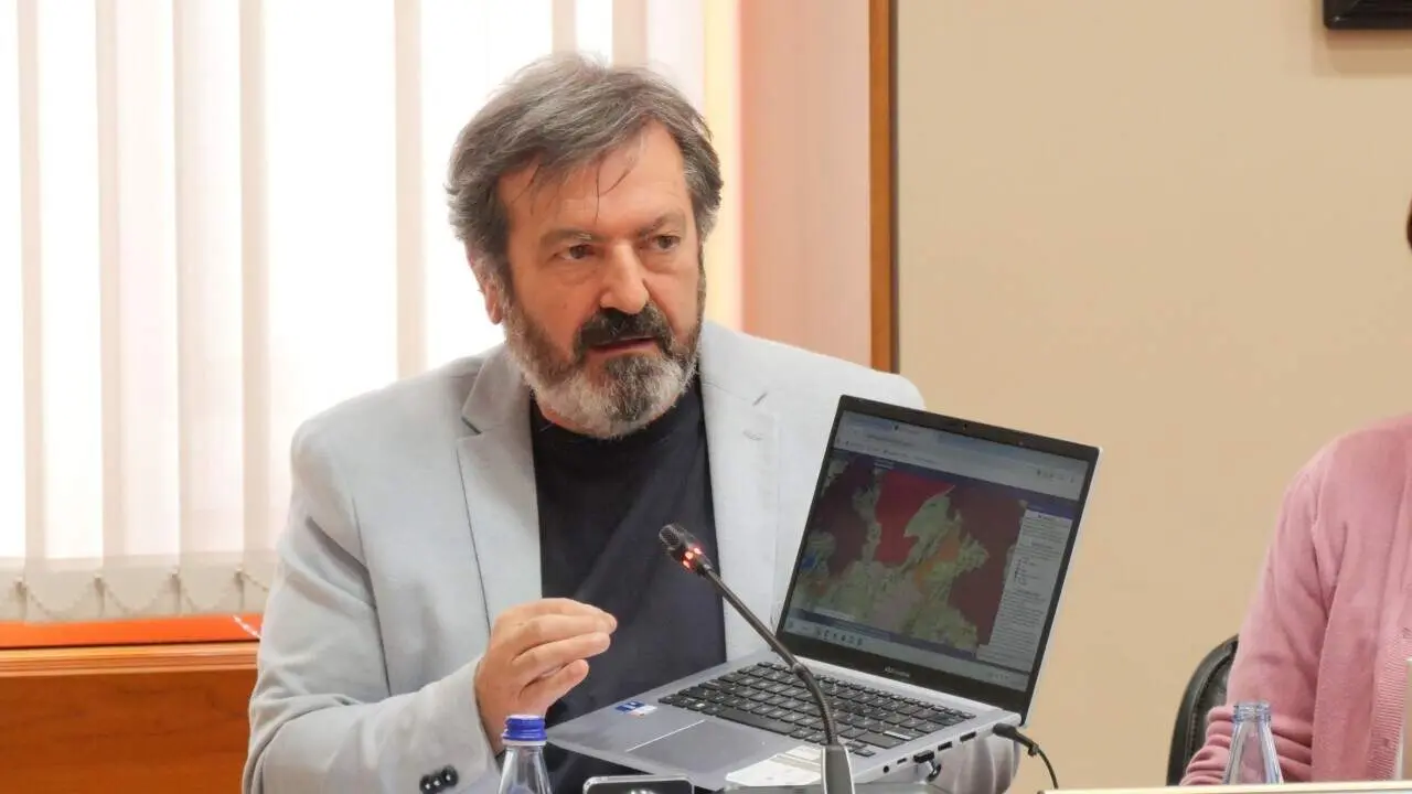 Lu&iacute;s Bar&aacute;