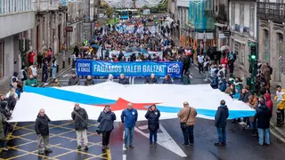 Sa&iacute;da da manifestaci&oacute;n 2