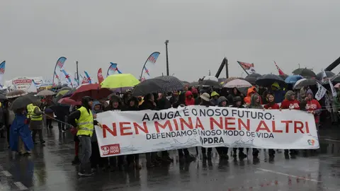 Manifestaci&oacute;n contra Altri na Pobra do Carami&ntilde;al - 1
