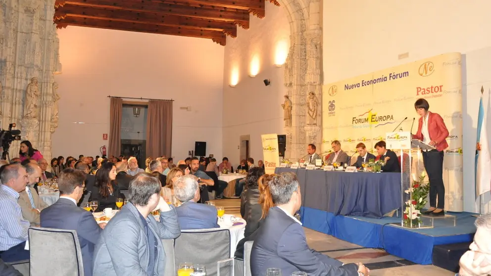 Intervenci&oacute;n e Ana Pont&oacute;n no F&oacute;rum Europa