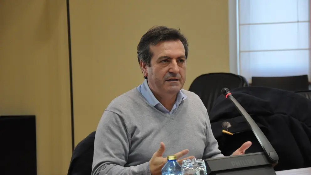 Lu&iacute;s Bar&aacute; en comisi&oacute;n parlamentaria