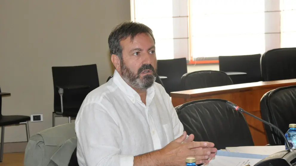 Lu&iacute;s Bar&aacute;