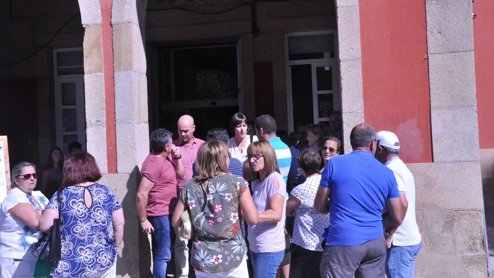 Encontro coa veci&ntilde;anza de Ons