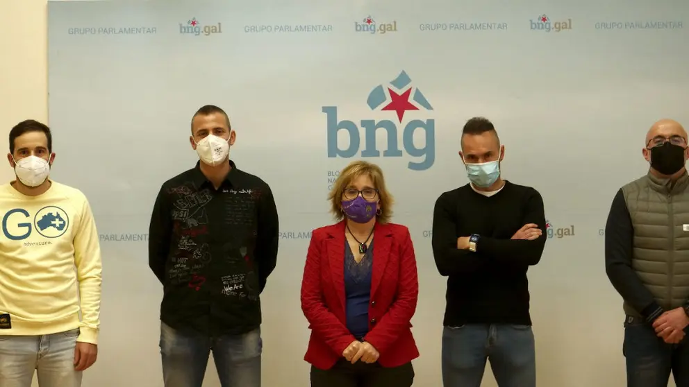 Montse Prado e traballadores ambulancias