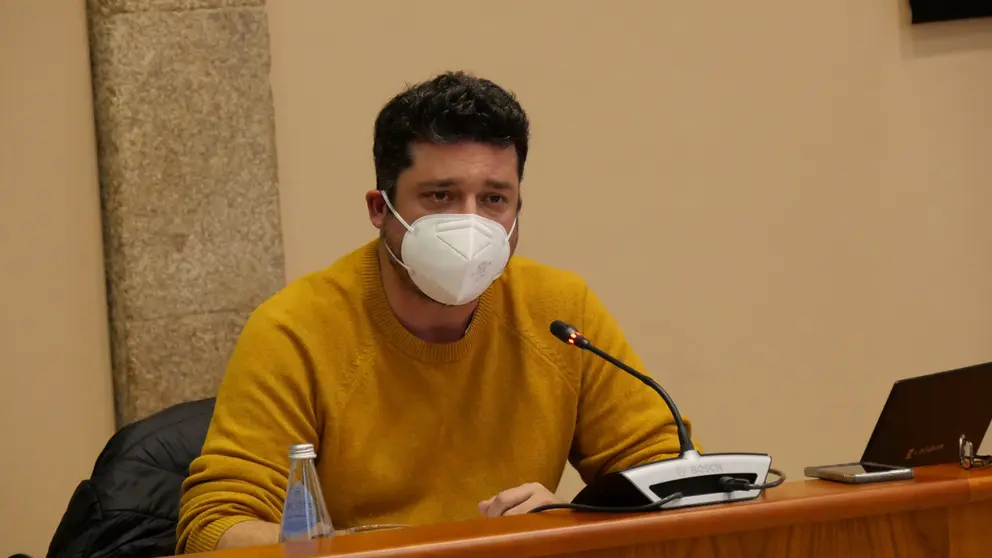 Ram&oacute;n 'Mon' Fern&aacute;ndez