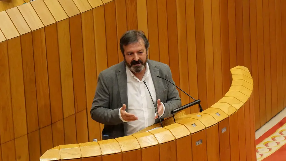 Lu&iacute;s Bar&aacute;