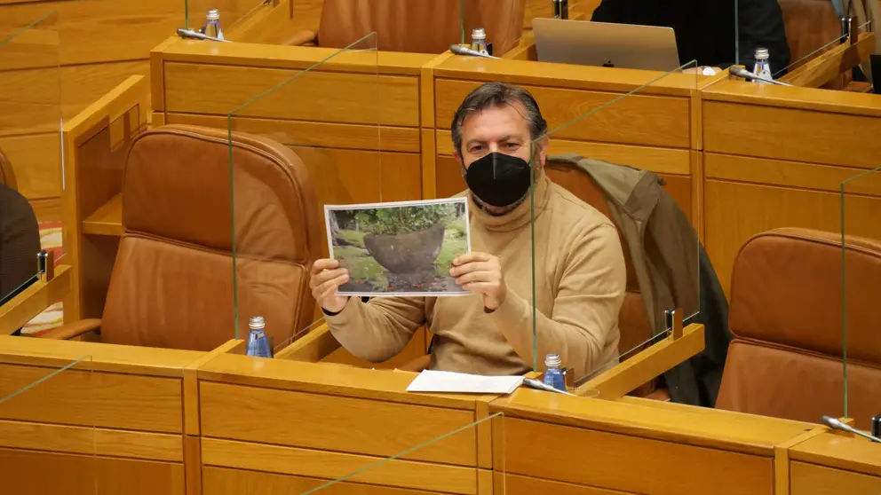 Lu&iacute;s Bar&aacute;