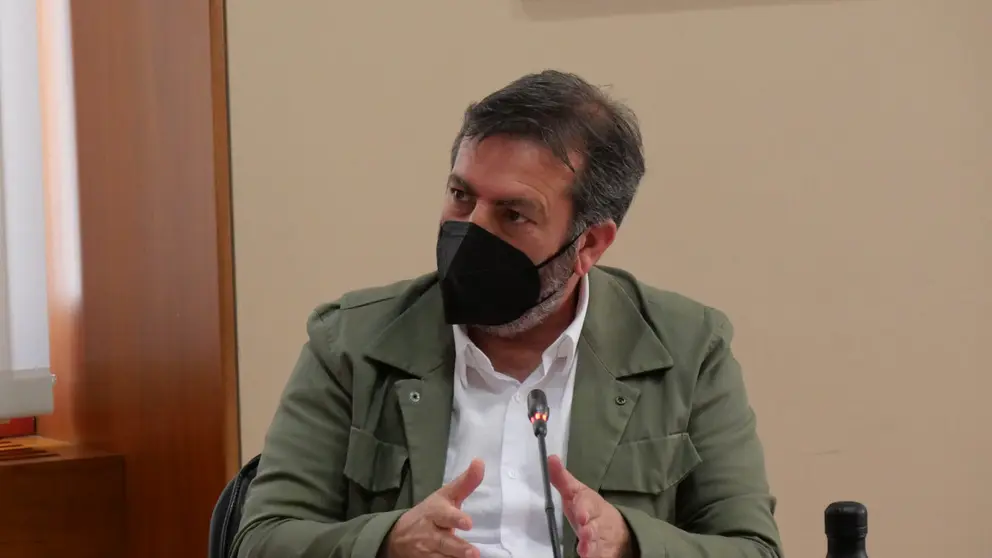 Lu&iacute;s Bar&aacute;