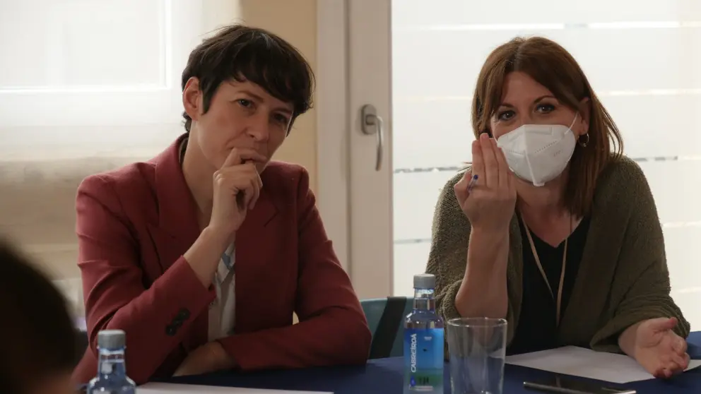 Ana Pont&oacute;n e Cristina Cid