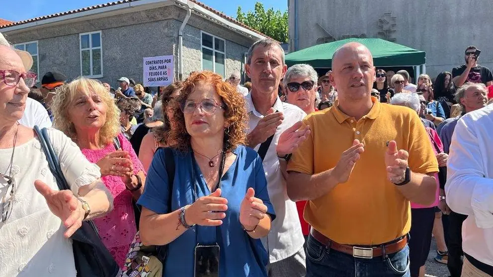 Montse Prado, na concentraci&oacute;n convocada en Sanxenxo pola Plataforma para a Defensa da Sanidade P&uacute;blica