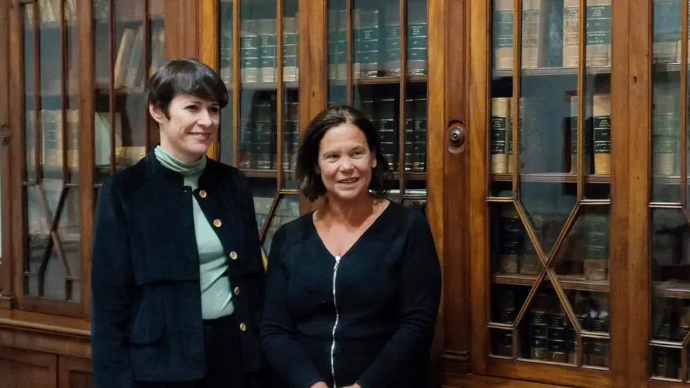 Ana Pont&oacute;n e Mary Lou McDonald