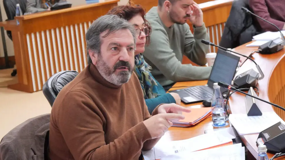 Lu&iacute;s Bar&aacute;