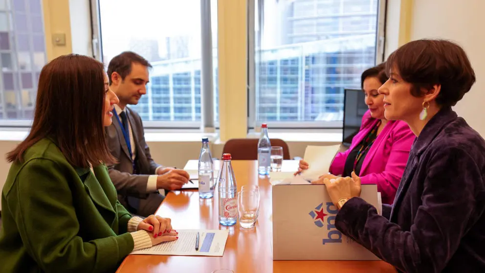 Ana Pont&oacute;n e Ana Miranda coa comisaria Iliana Ivanova
