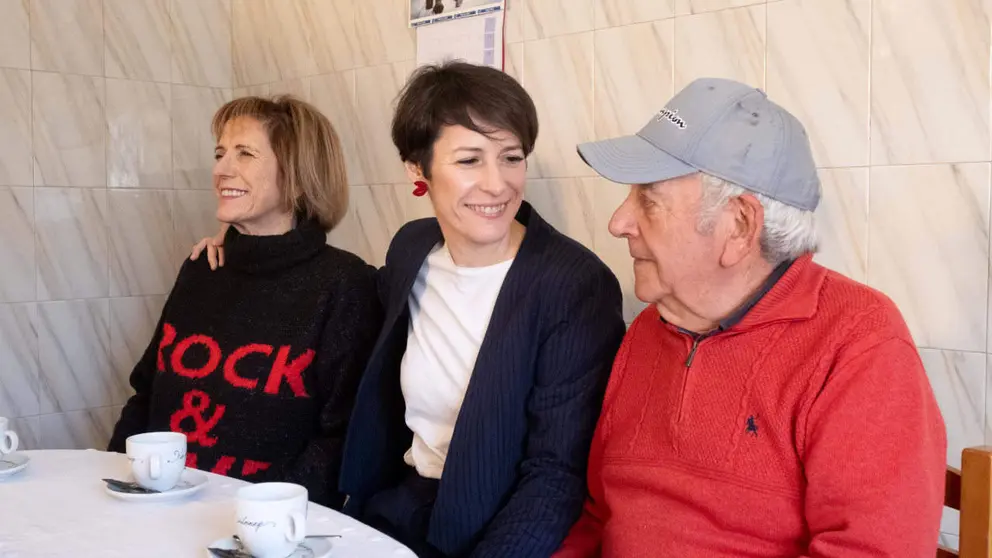 Ana Pont&oacute;n coa s&uacute;a nai e co seu pai