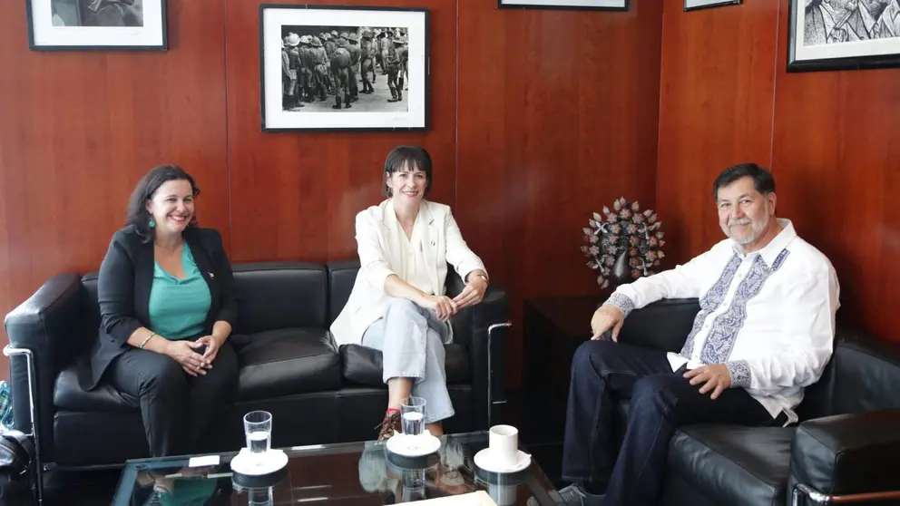 Ana Pont&oacute;n e Ana Miranda co presidente do Senado mexicano, Fern&aacute;ndez Noro&ntilde;a
