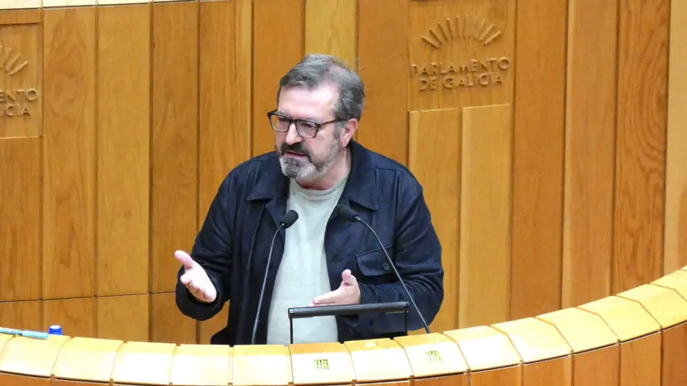 Lu&iacute;s Bar&aacute;