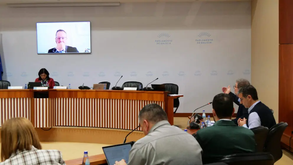 &Oacute;scar Insua interpela a Santiago P&eacute;rez