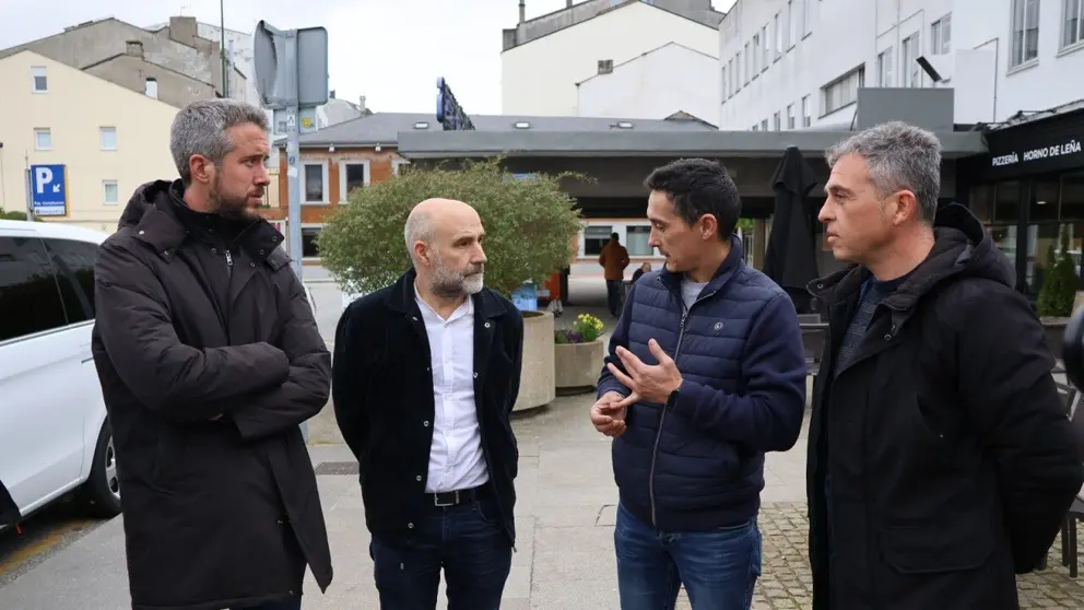 Rub&eacute;n Arroxo, N&eacute;stor Rego e taxistas