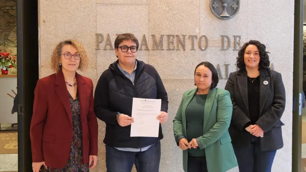 Cristina Fern&aacute;ndez e Saleta Chao con ANPAs 1