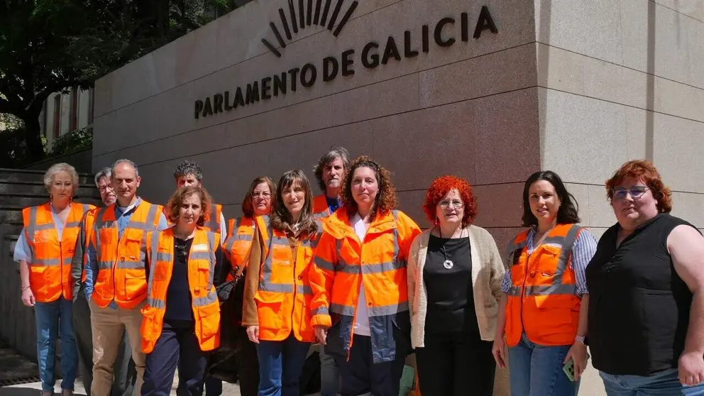 Montse Prado e Iria Carreira con PERSOAL DOS PAC