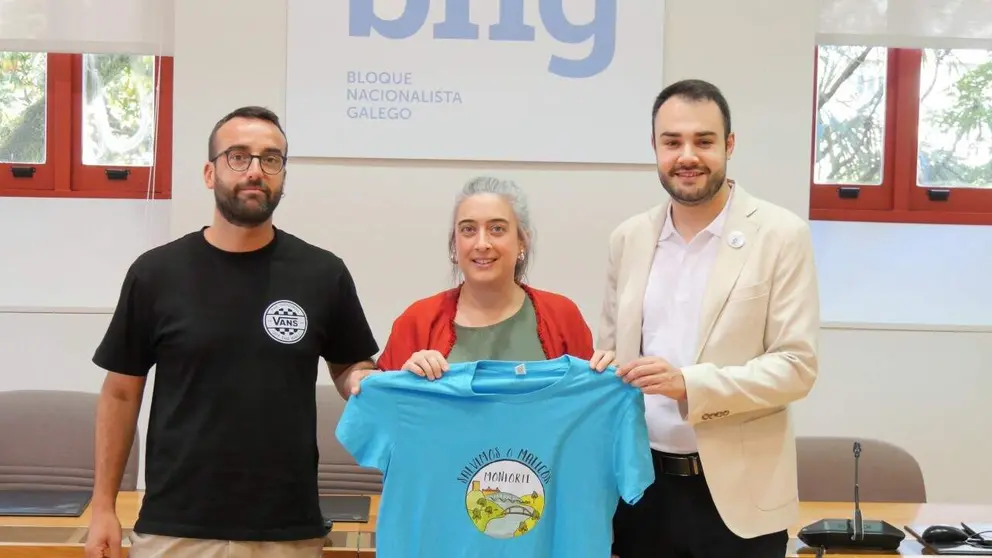 Iago Su&aacute;rez co veci&ntilde;as e veci&ntilde;os afectados