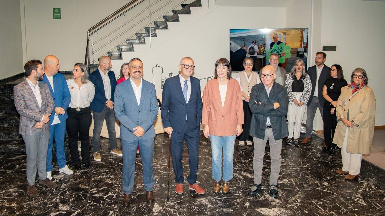 Ana Pontón cas concelleiras e concelleiros de Carballo