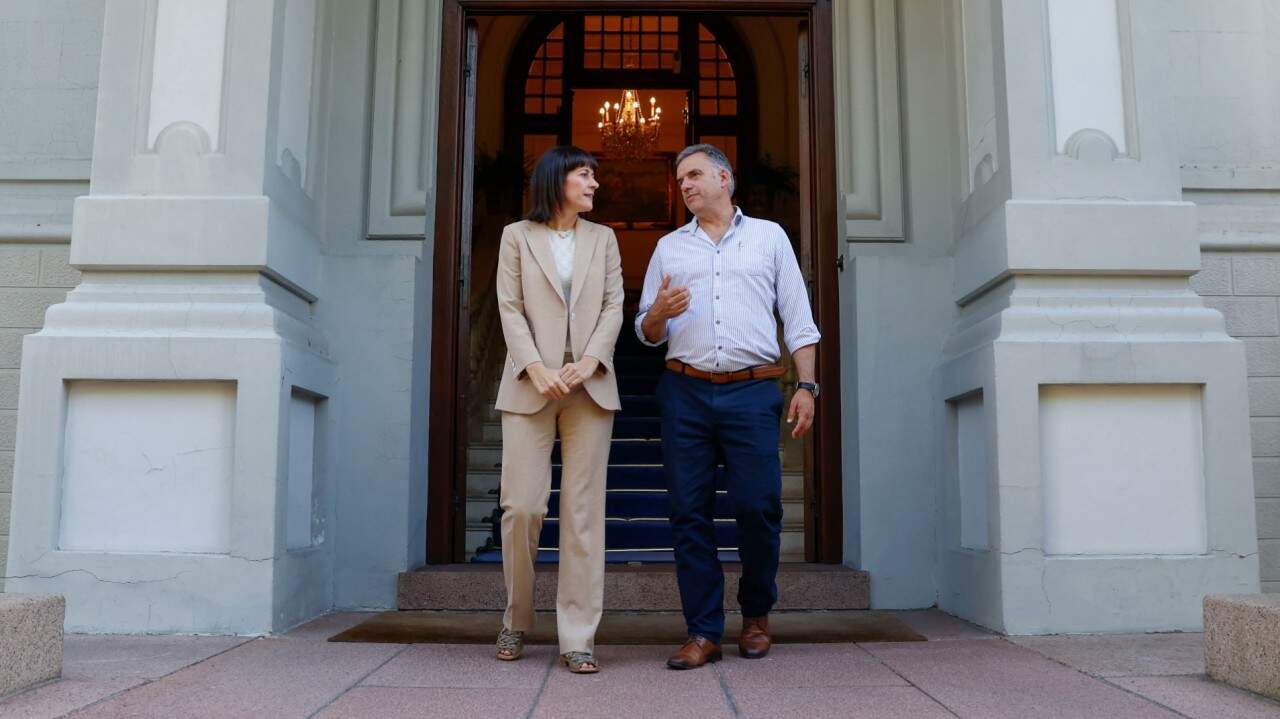Ana Pontón co presidente de Uruguai, Yamandú Orsí.jpg