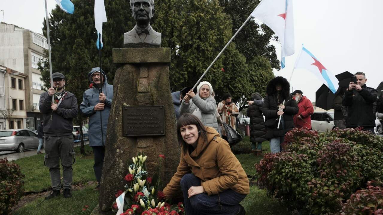 Ofrenda floral a Castelao