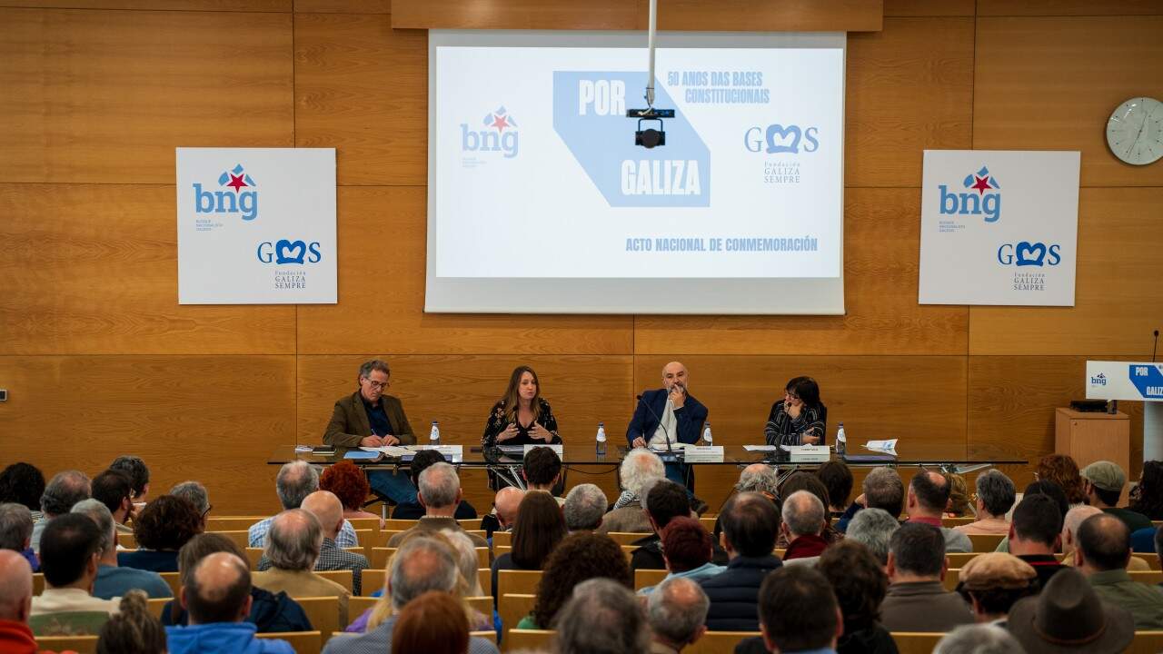 Mario Zubiaga (Bildu), Etna Estrems (ERC), Néstor Rego (BNG) e Carme Vidal